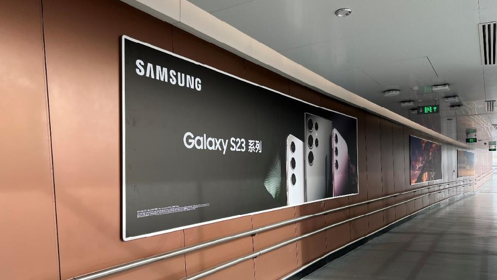 大兴机场ABCDE指廊廊桥内磁吸看板广告