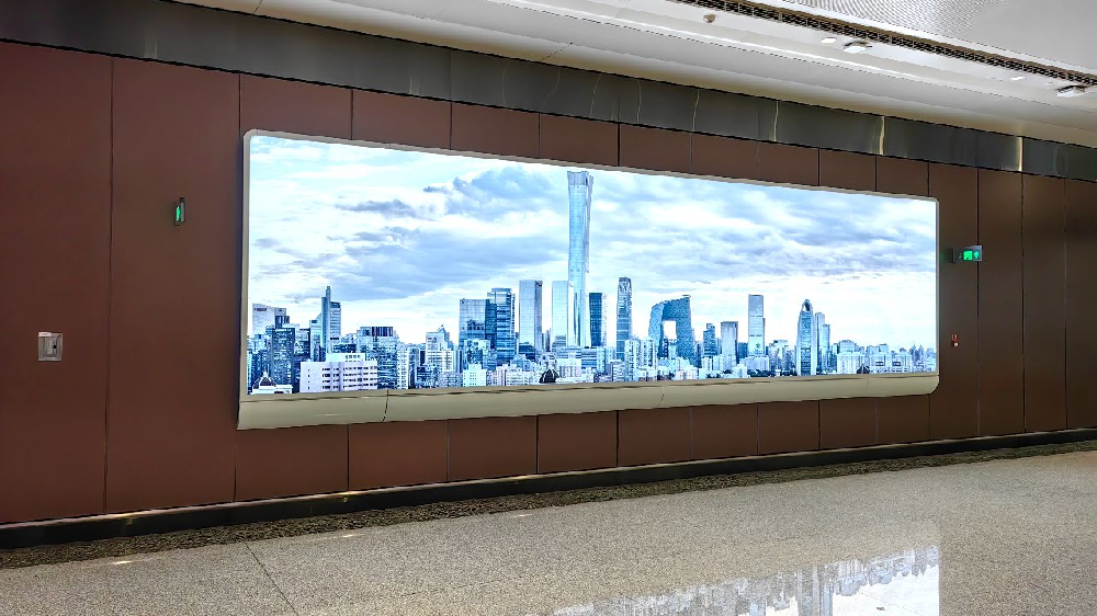 大兴机场二层国际到达区域广告